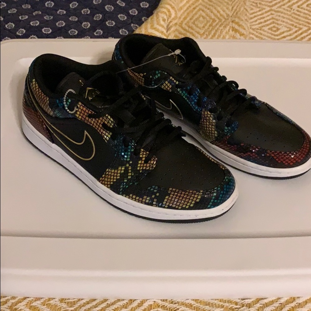 Air Jordan 1 Low Snakeskin